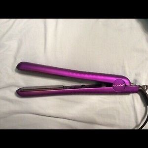 NuMe Silhouette Ceramic Straightener - Purple